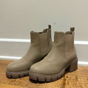 Brown MIA boots size Women’s 8.5